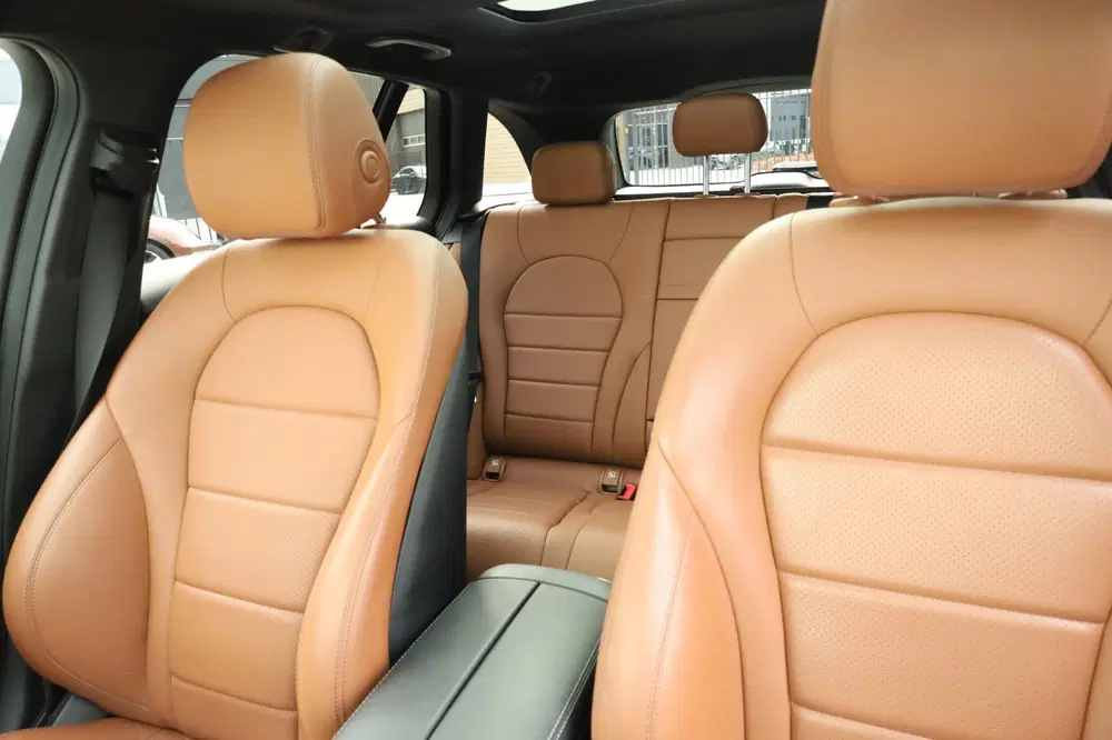 Mercedes-Benz C-Klasse 180 Business Solution AMG Pano uit 2020, foto 20