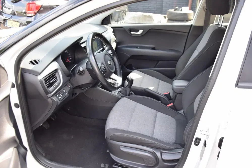 Kia Stonic 1.0 T-GDi DynamicLine 2020 Navi carplay Ca uit 2020, foto 6