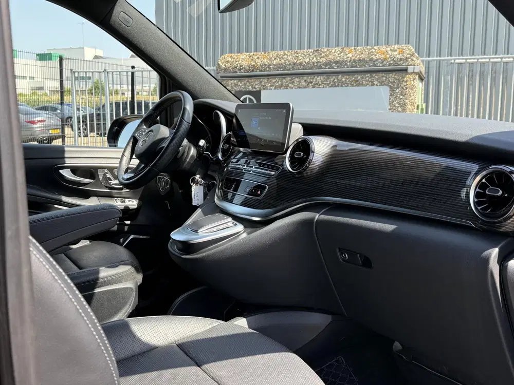 Mercedes-Benz EQV 300 L2 90kWh uit 2022, foto 4