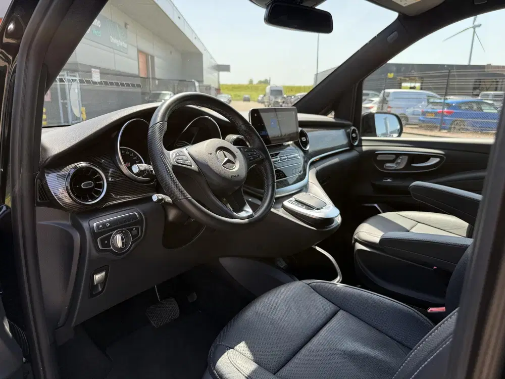 Mercedes-Benz EQV 300 L2 90kWh uit 2022, foto 5