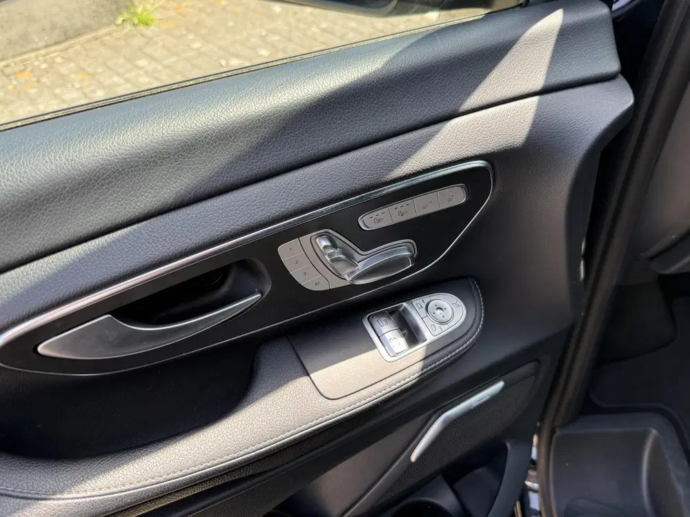 Mercedes-Benz EQV 300 L2 90kWh uit 2022, foto 6