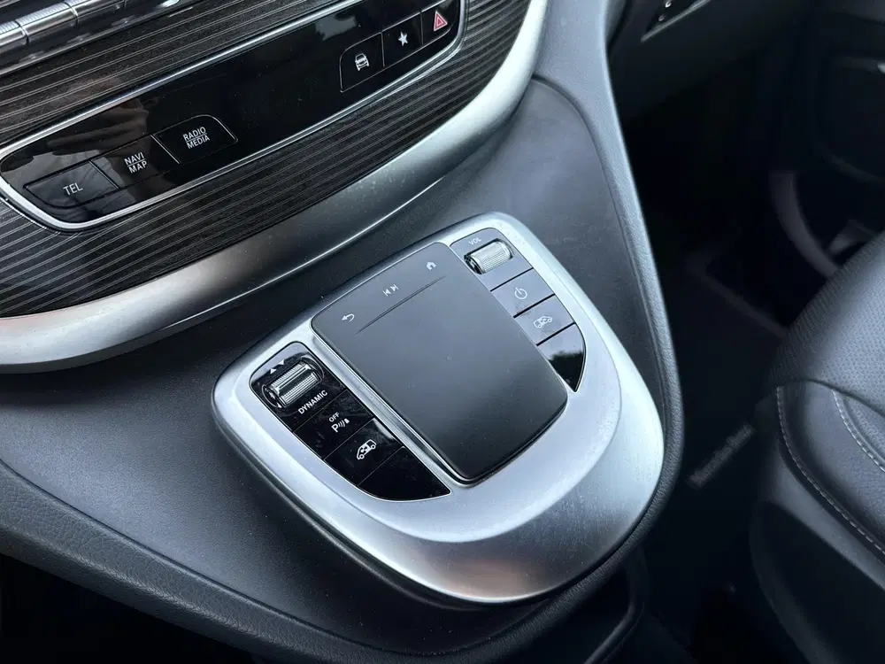 Mercedes-Benz EQV 300 L2 90kWh uit 2022, foto 7