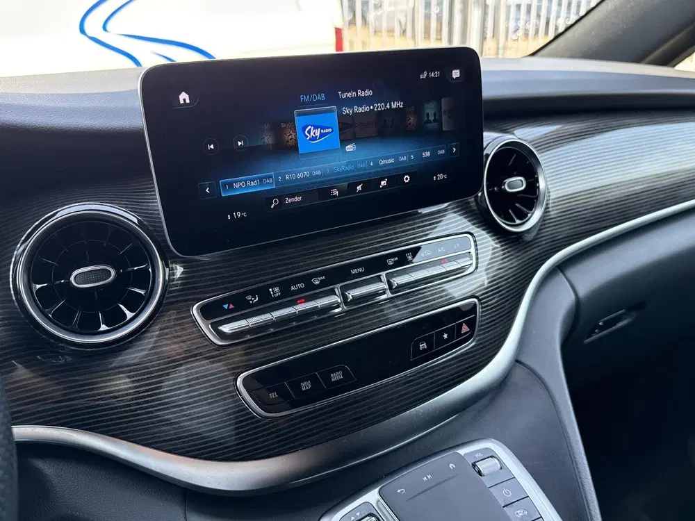 Mercedes-Benz EQV 300 L2 90kWh uit 2022, foto 9