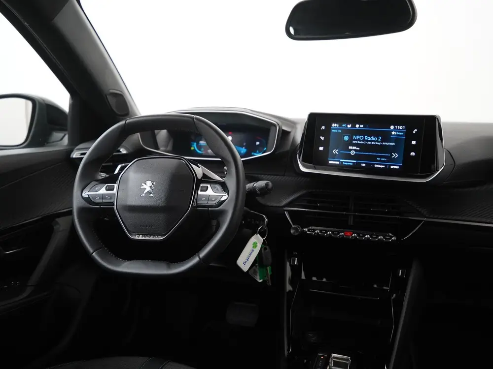 Peugeot 2008 1.2 PureTech Allure Pack Automaat uit 2023, foto 6