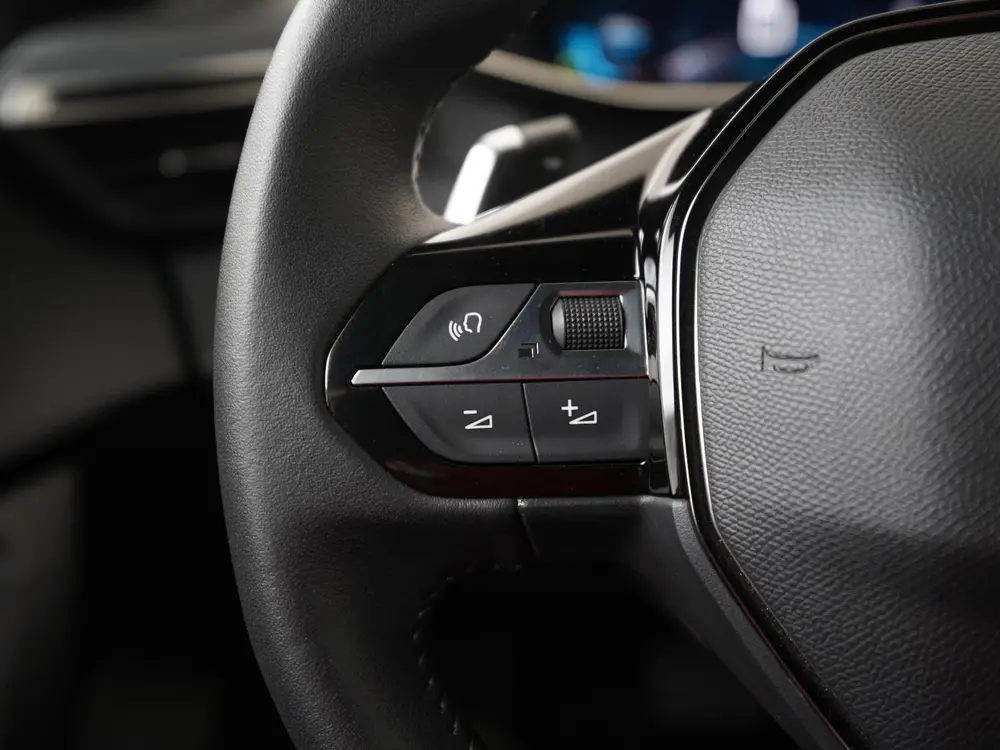 Peugeot 2008 1.2 PureTech Allure Pack Automaat uit 2023, foto 8
