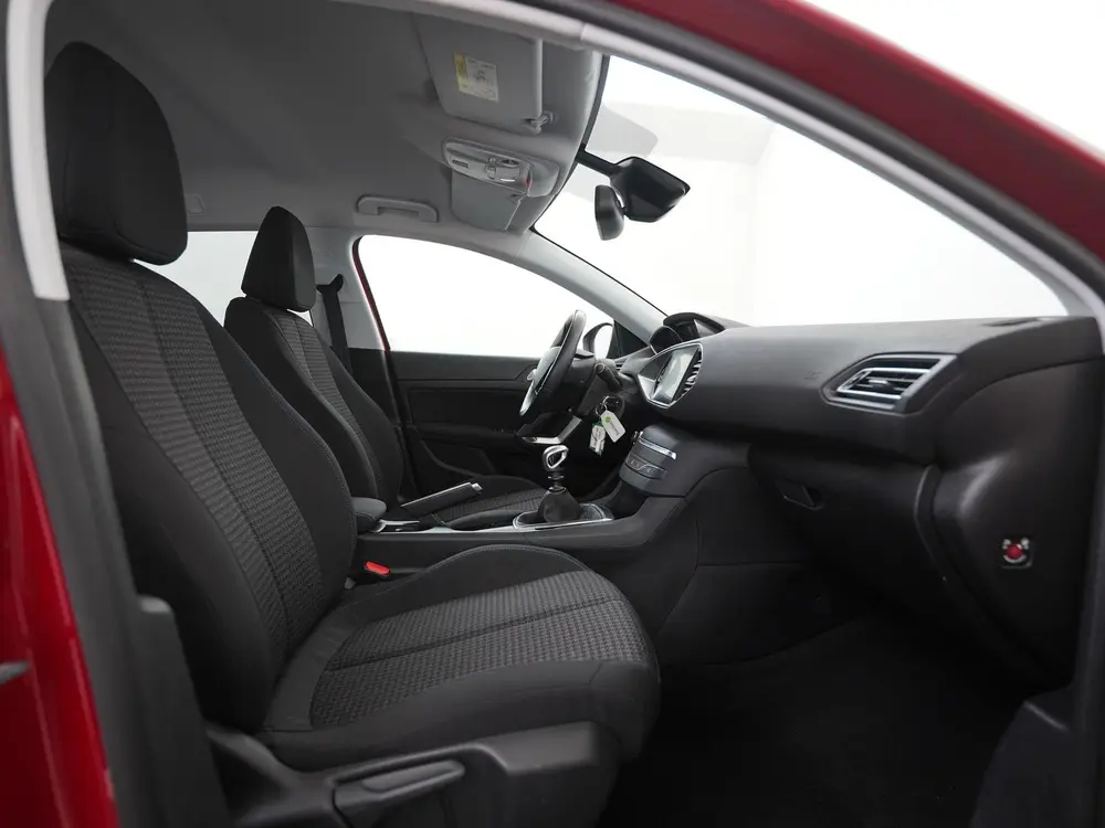 Peugeot 308 1.2 PureTech Style | Zondag Open! uit 2019, foto 3