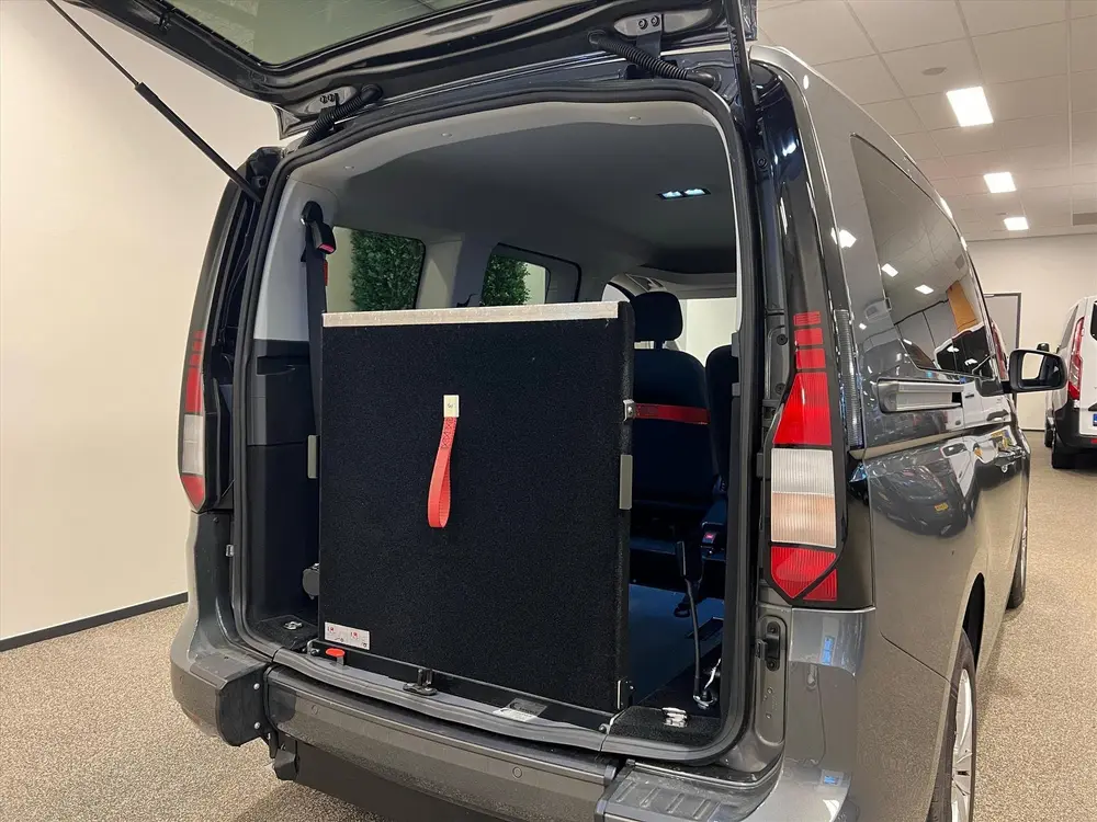 Volkswagen Caddy L1 Rolstoelauto Automaat 3+1 of 5+0 uit 2021, foto 8