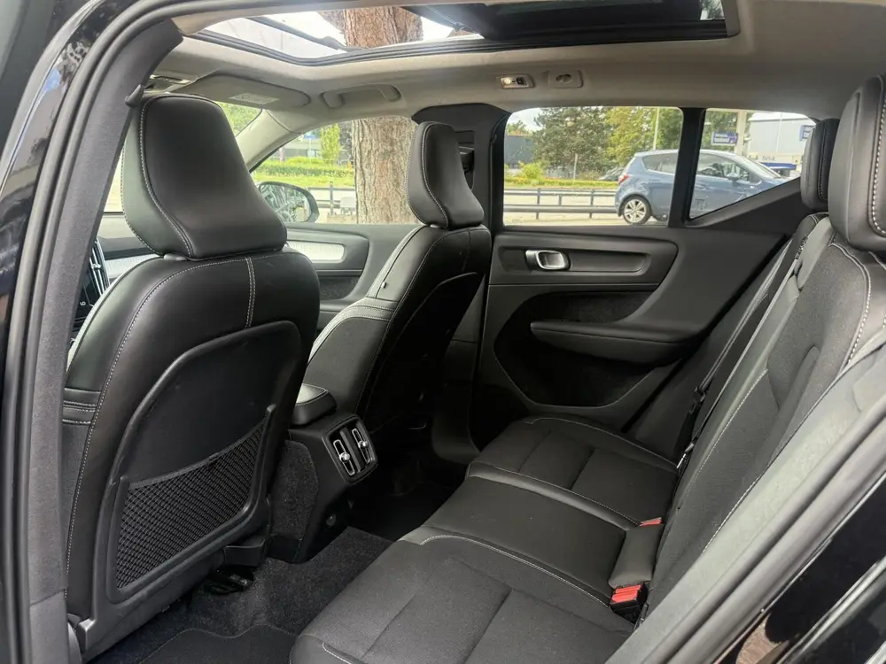 Volvo XC40 2.0 T4 Inscription trehaak panoramadak uit 2019, foto 6