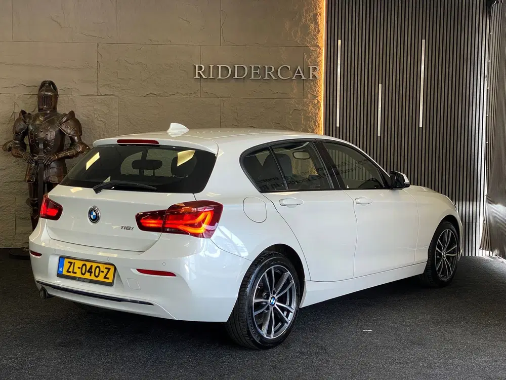 BMW 1-serie 116I SPORT LINE EDITION uit 2019, foto 2