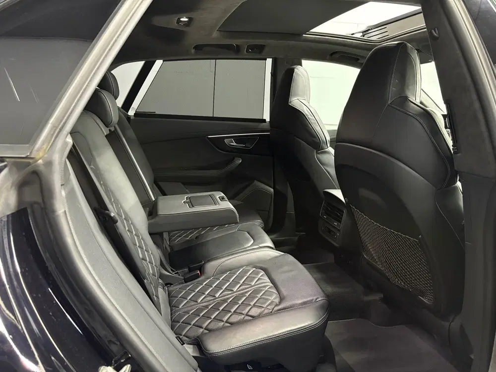 Audi Q8 60 TFSI e quattro Competition uit 2021, foto 15