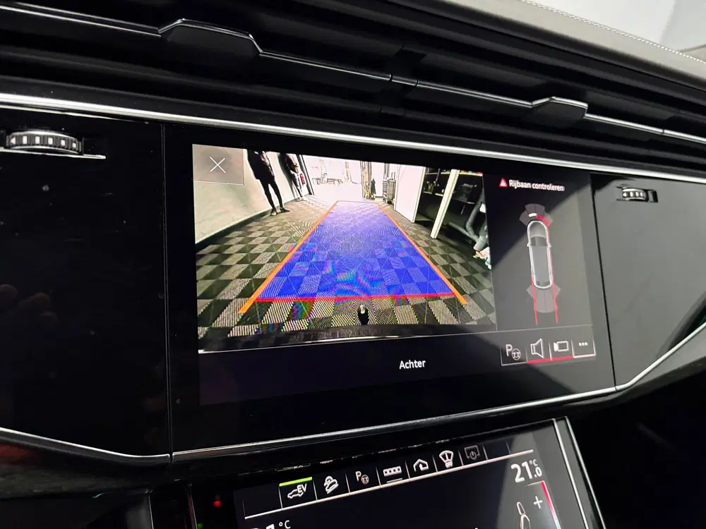 Audi Q8 60 TFSI e quattro Competition uit 2021, foto 19