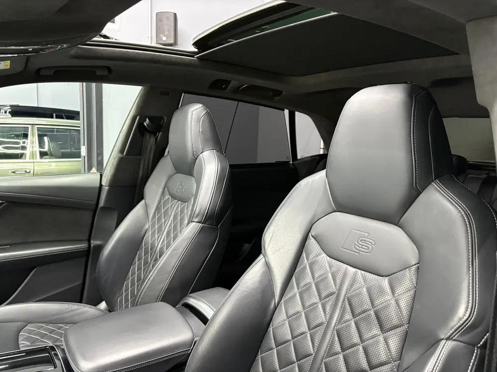 Audi Q8 60 TFSI e quattro Competition uit 2021, foto 7