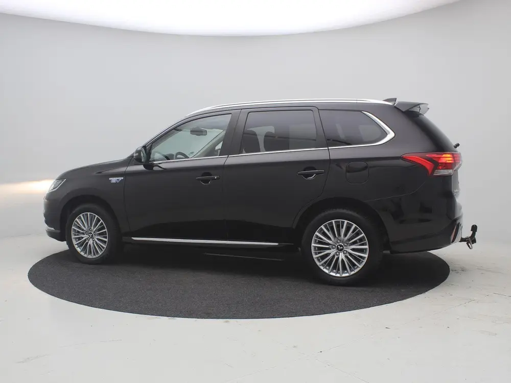 Mitsubishi Outlander 2.4 PHEV Pure / Stoelverwarming / Navig uit 2020, foto 10