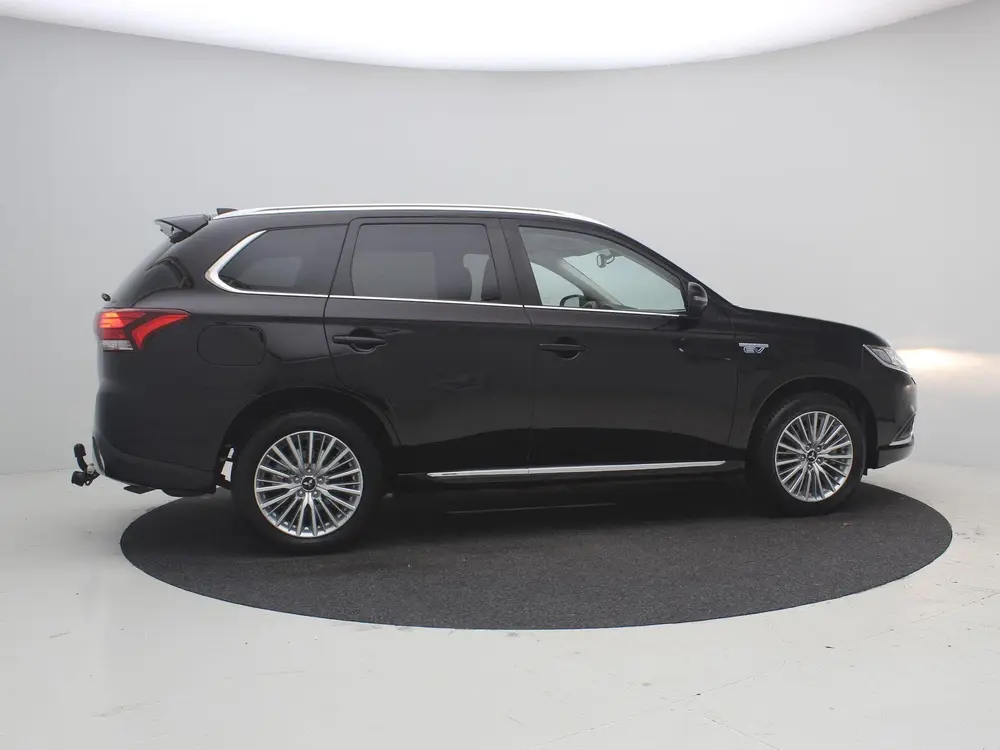 Mitsubishi Outlander 2.4 PHEV Pure / Stoelverwarming / Navig uit 2020, foto 11