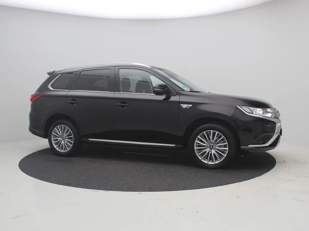 Mitsubishi Outlander 2.4 PHEV Pure / Stoelverwarming / Navig uit 2020, foto 12