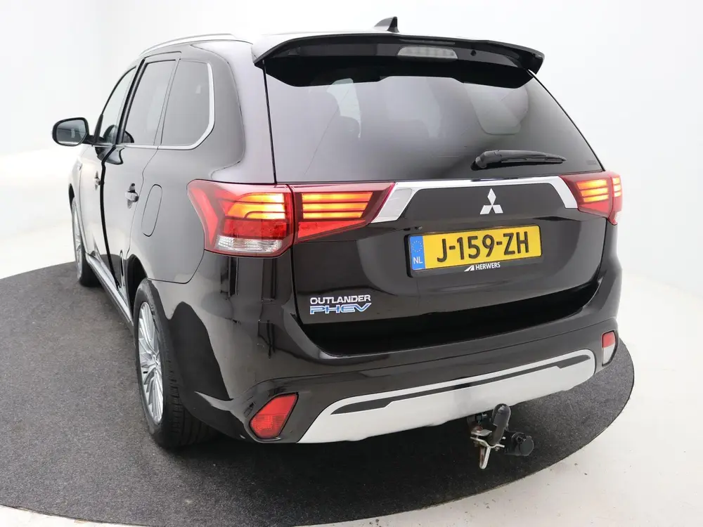 Mitsubishi Outlander 2.4 PHEV Pure / Stoelverwarming / Navig uit 2020, foto 15