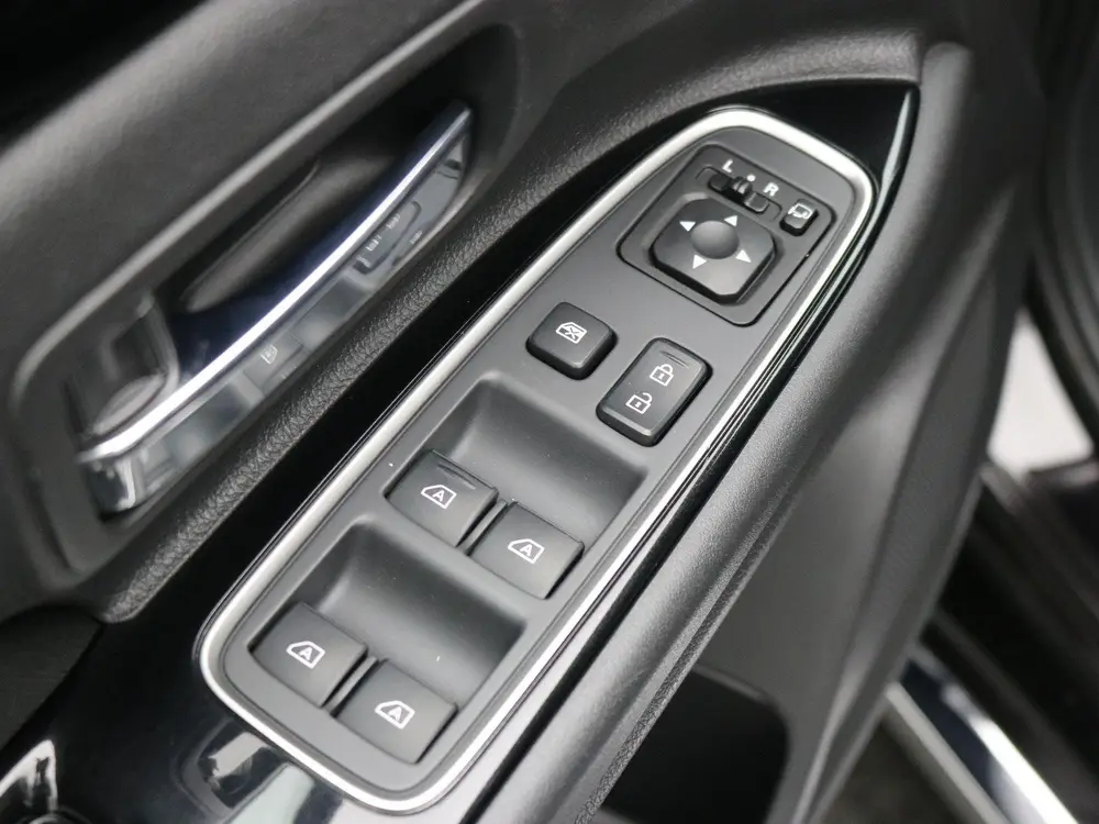 Mitsubishi Outlander 2.4 PHEV Pure / Stoelverwarming / Navig uit 2020, foto 5