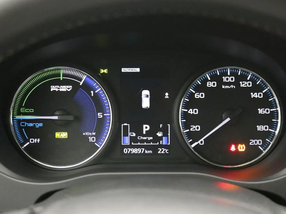 Mitsubishi Outlander 2.4 PHEV Pure / Stoelverwarming / Navig uit 2020, foto 9