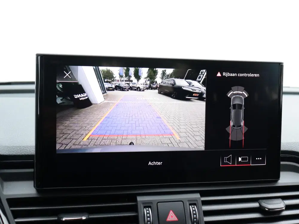 Audi Q5 55 TFSI e S edition uit 2021, foto 12