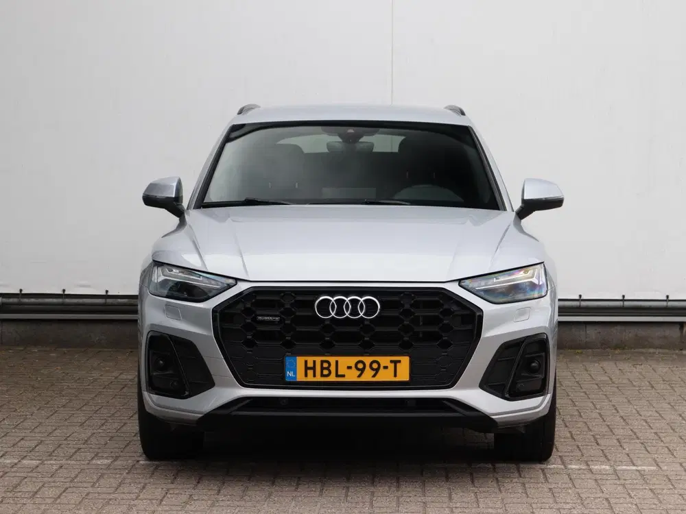 Audi Q5 55 TFSI e S edition uit 2021, foto 3