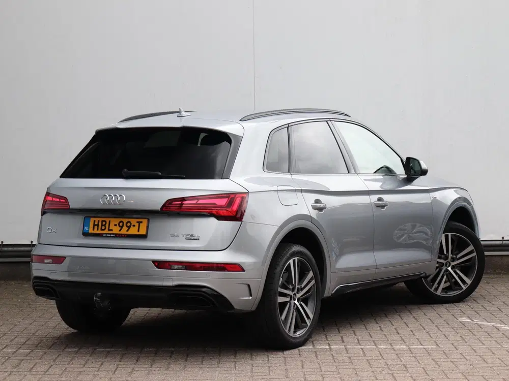 Audi Q5 55 TFSI e S edition uit 2021, foto 4