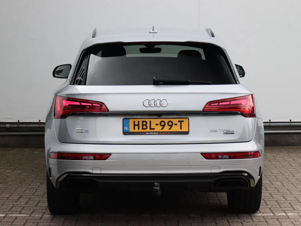 Audi Q5 55 TFSI e S edition uit 2021, foto 5