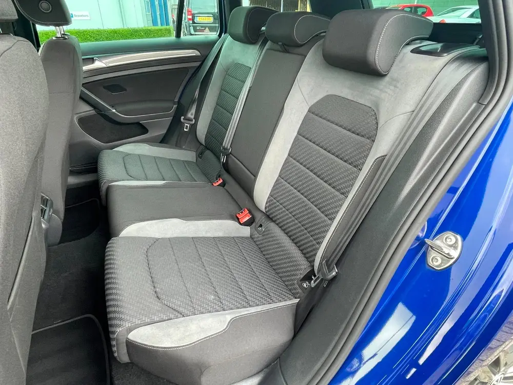 Volkswagen Golf Variant 1.5 TSI R-line | R-line interieur en uit 2019, foto 18