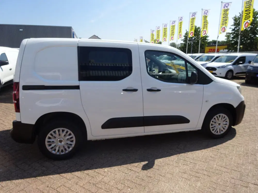 Peugeot Partner 1.2 PureTech Pro BENZINE AIRCO NAVI CRUISE uit 2022, foto 5