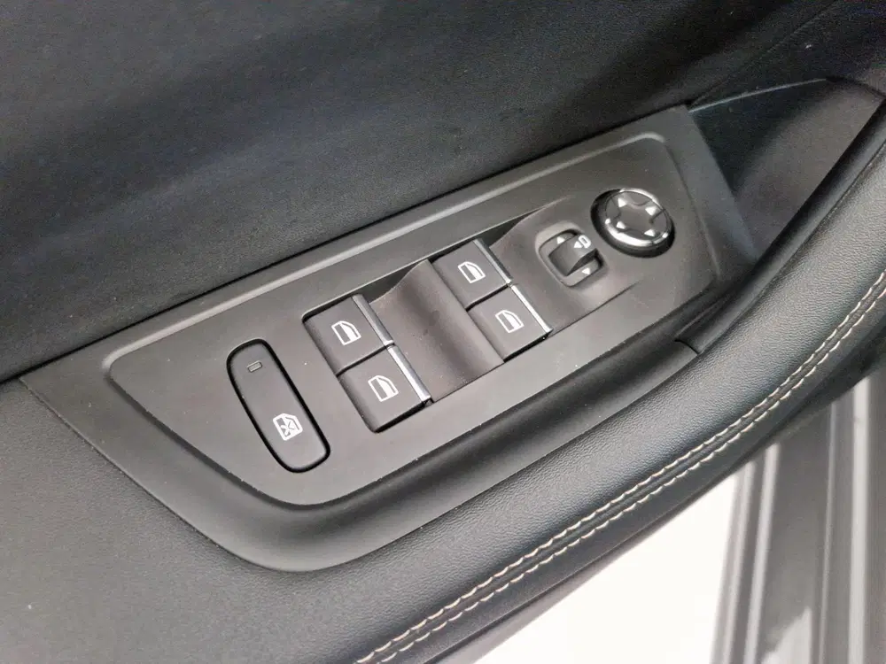 Peugeot 508 1.6 HYbrid 180 GT 7 uit 2024, foto 12