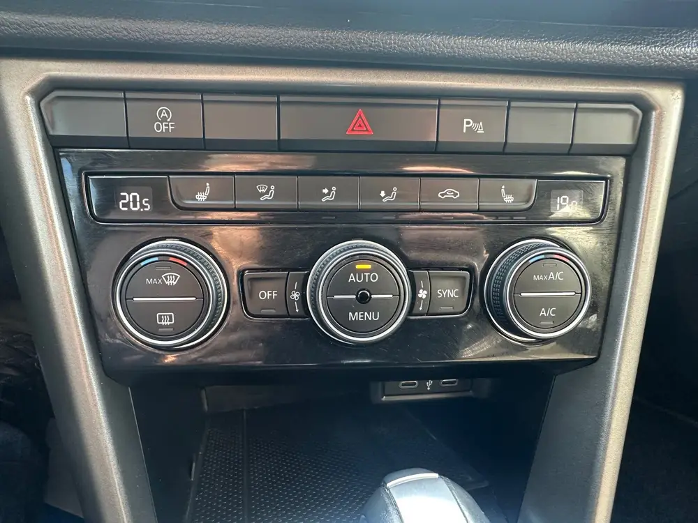 Volkswagen T-ROC 1.5 TSI Sport uit 2020, foto 14