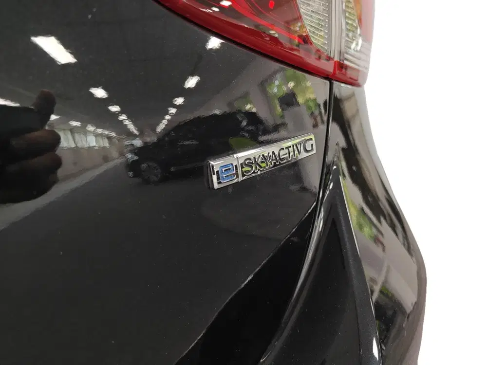 Mazda 2 1.5 e-SkyActiv-G 90 Homura uit 2024, foto 6