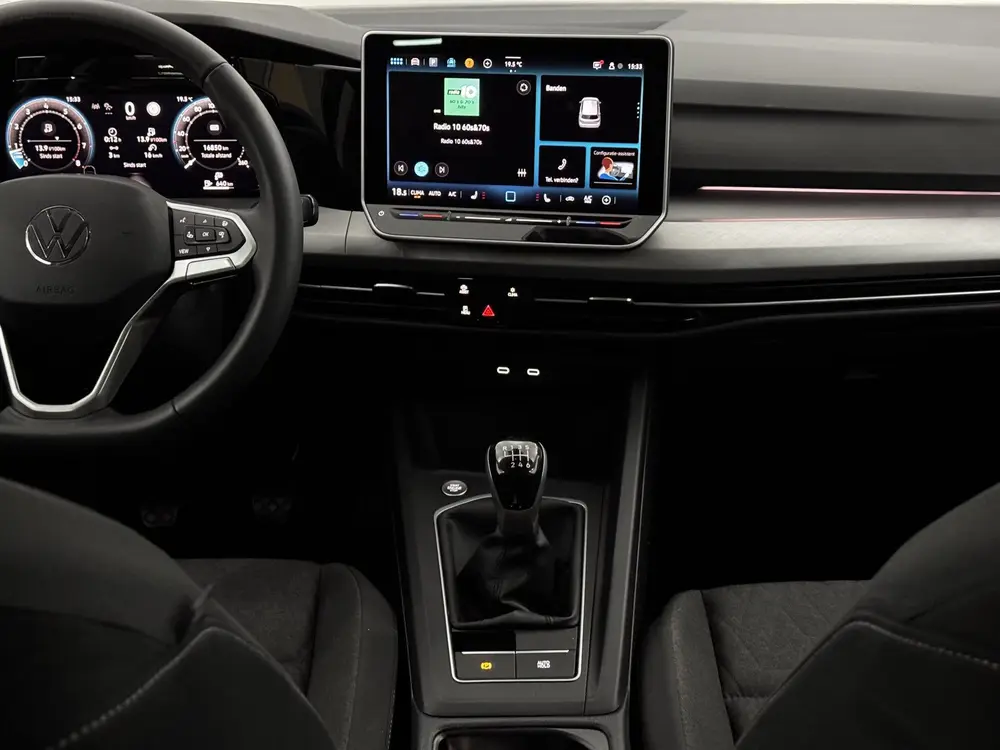 Volkswagen Golf 1.5 TSI Life Edition Clima, Apple carplay, P uit 2025, foto 11