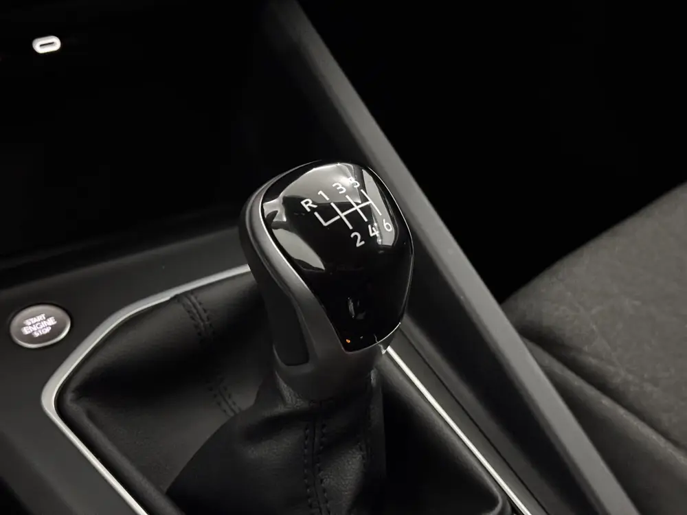 Volkswagen Golf 1.5 TSI Life Edition Clima, Apple carplay, P uit 2025, foto 14