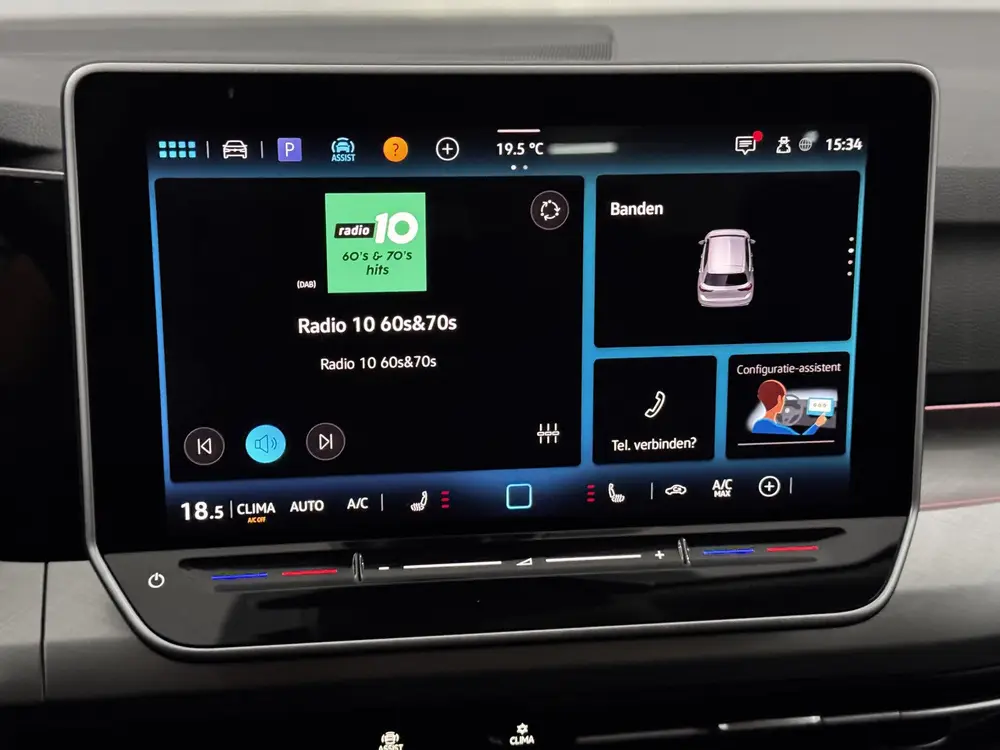Volkswagen Golf 1.5 TSI Life Edition Clima, Apple carplay, P uit 2025, foto 18
