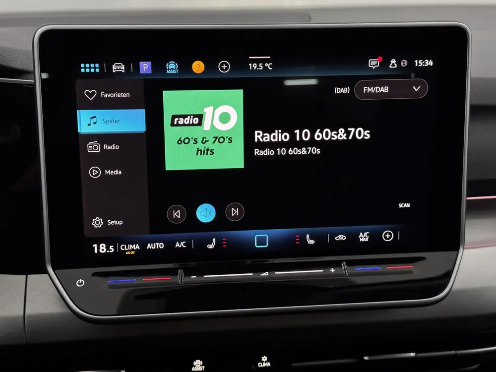 Volkswagen Golf 1.5 TSI Life Edition Clima, Apple carplay, P uit 2025, foto 20