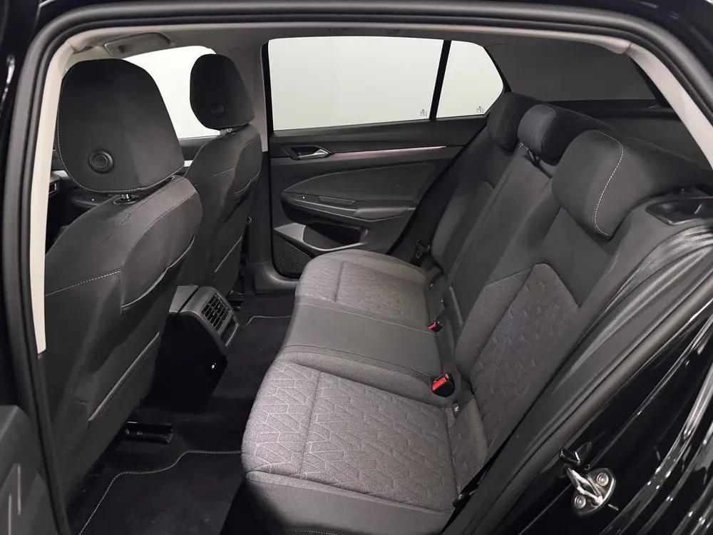 Volkswagen Golf 1.5 TSI Life Edition Clima, Apple carplay, P uit 2025, foto 6