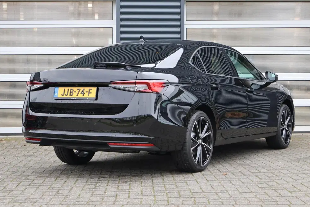 Skoda Superb 1.5 TSI 204pk PHEV Edition uit 2025, foto 2