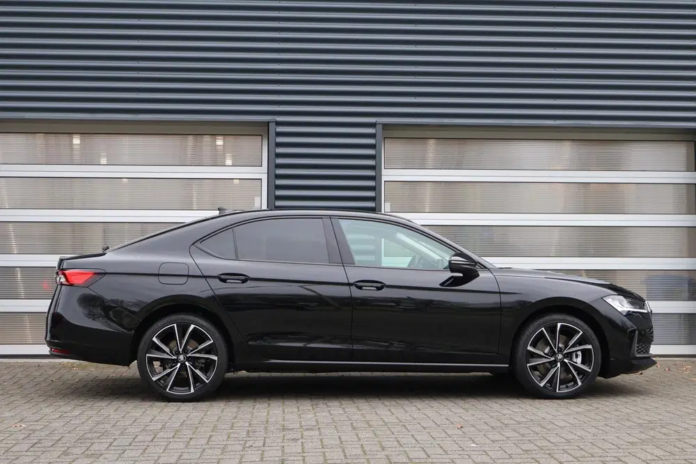 Skoda Superb 1.5 TSI 204pk PHEV Edition uit 2025, foto 3