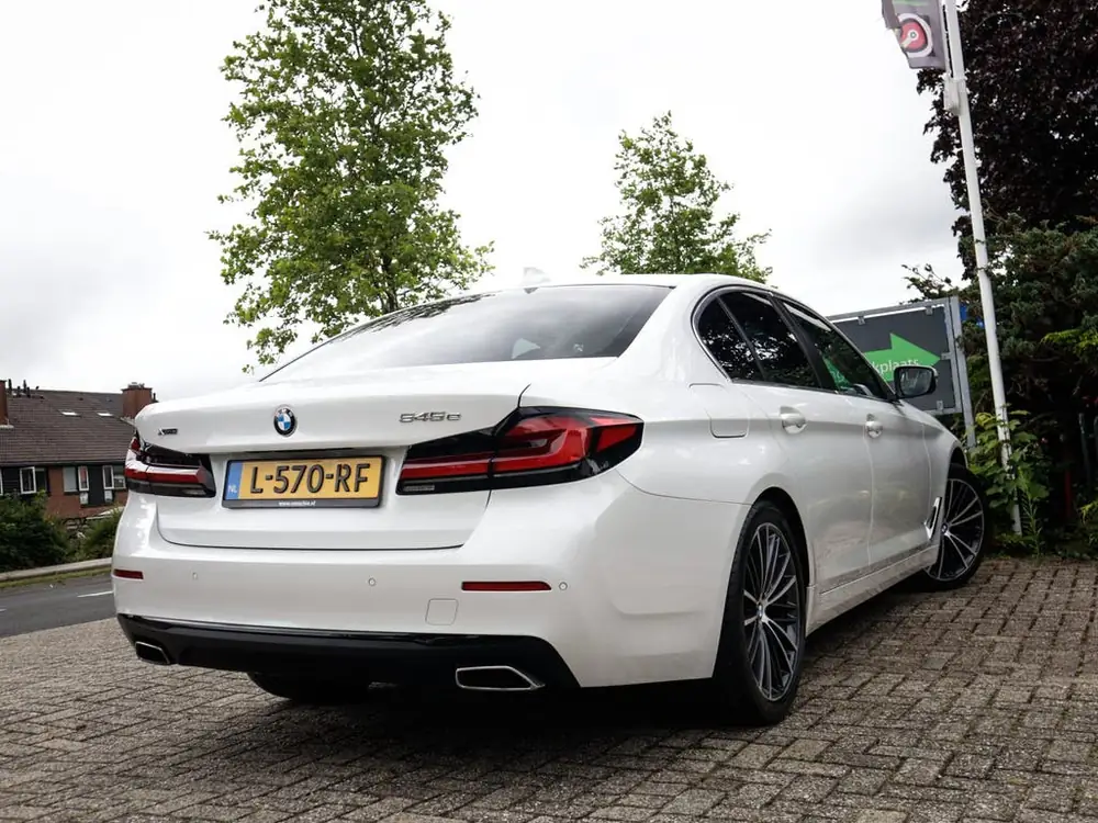 BMW 5-Serie 5 Serie 545e xDrive Business Edition Plus 1e-Eig. & Deal uit 2021, foto 2