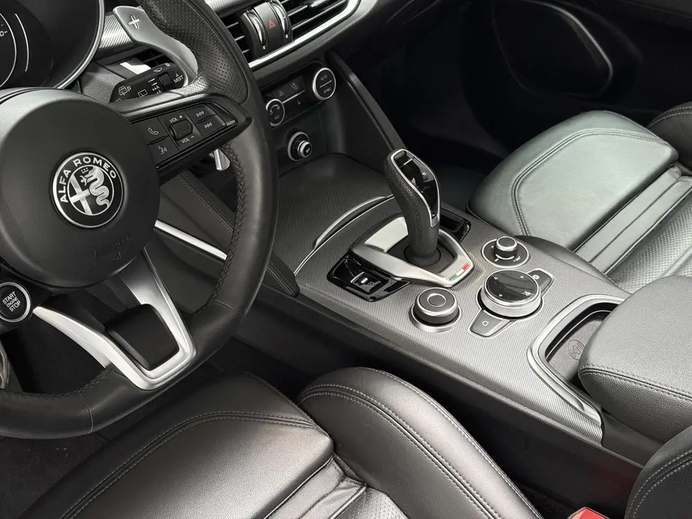Alfa Romeo Stelvio 2.0 T AWD Veloce 280 PK - FACELIFT - PANO uit 2020, foto 12