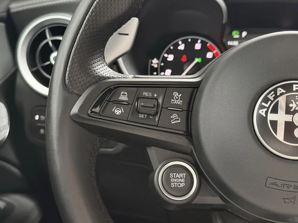 Alfa Romeo Stelvio 2.0 T AWD Veloce 280 PK - FACELIFT - PANO uit 2020, foto 20