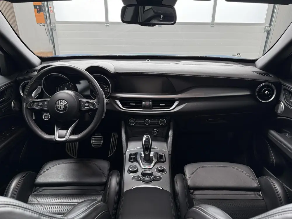 Alfa Romeo Stelvio 2.0 T AWD Veloce 280 PK - FACELIFT - PANO uit 2020, foto 6