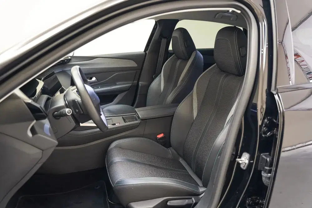 Peugeot 308 1.6 Plug-in Hybrid 180 Allure [ SOH 96 uit 2023, foto 9