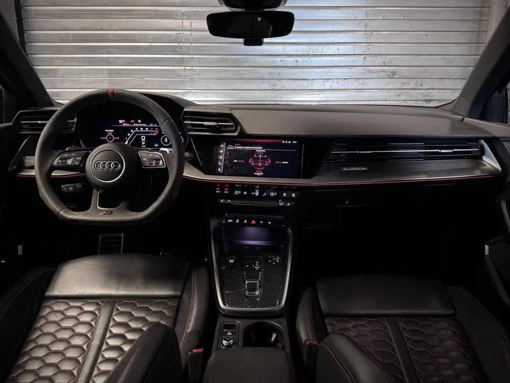 Audi RS3 2.5 TFSI Limousine Quattro 400pk uit 2022, foto 17