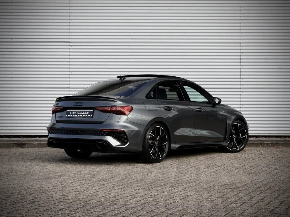 Audi RS3 2.5 TFSI Limousine Quattro 400pk uit 2022, foto 3