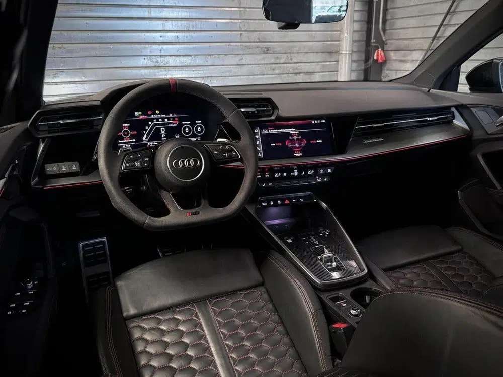 Audi RS3 2.5 TFSI Limousine Quattro 400pk uit 2022, foto 4
