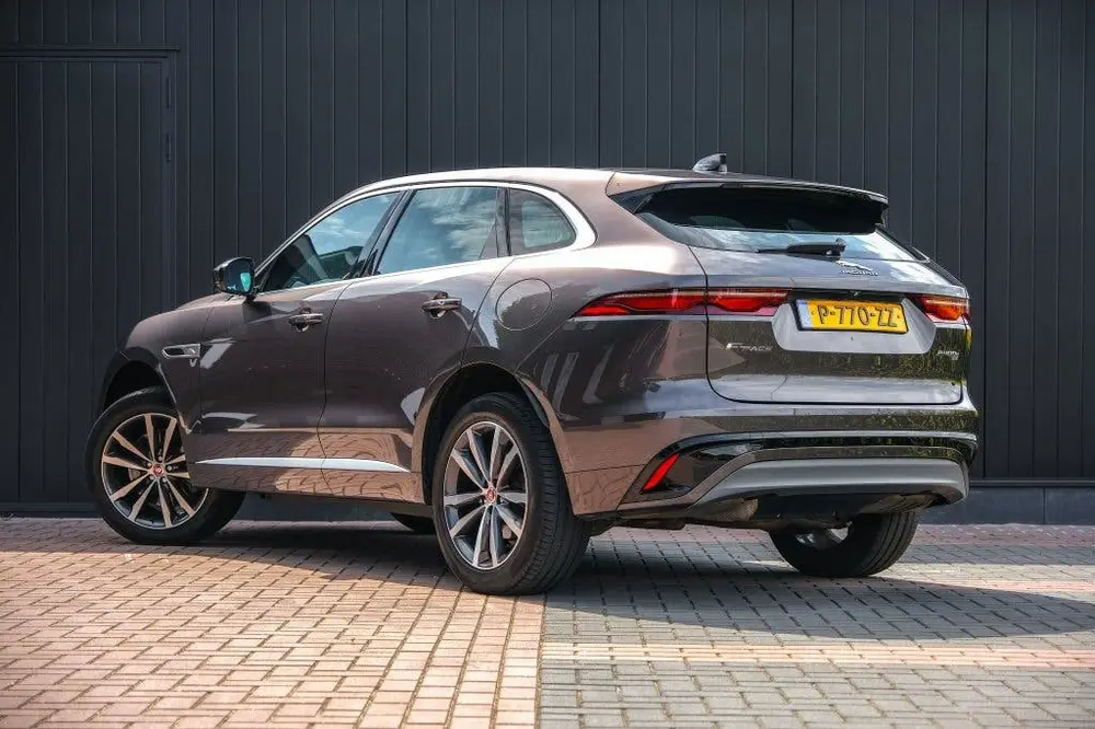 Jaguar F-Pace 2.0 P400e PHEV R-Dynamic Black uit 2022, foto 15
