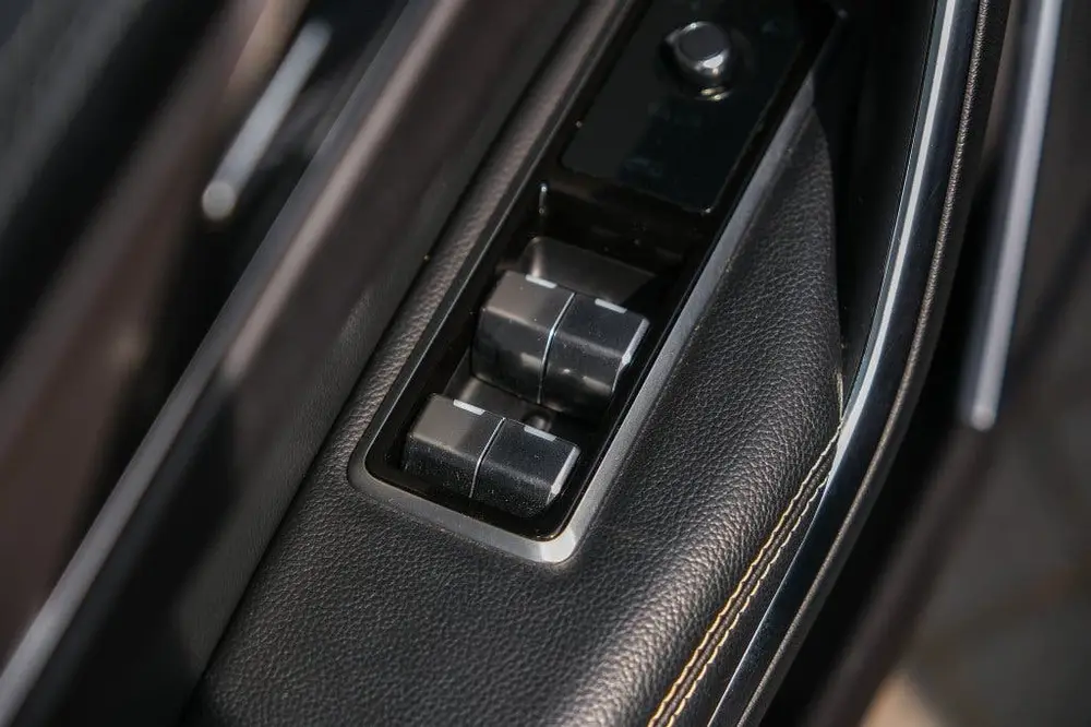 Jaguar F-Pace 2.0 P400e PHEV R-Dynamic Black uit 2022, foto 16