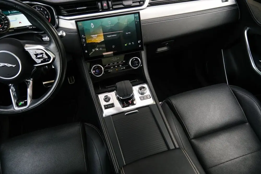 Jaguar F-Pace 2.0 P400e PHEV R-Dynamic Black uit 2022, foto 19