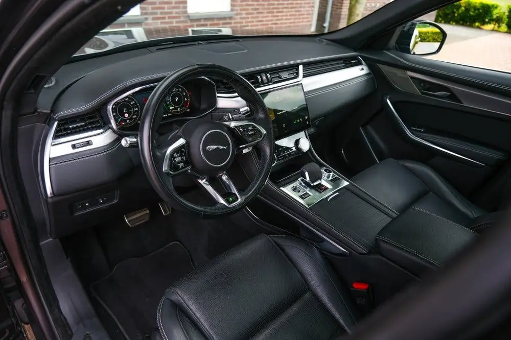 Jaguar F-Pace 2.0 P400e PHEV R-Dynamic Black uit 2022, foto 6
